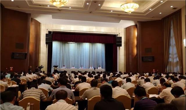 7月2日，全国健康扶贫三年攻坚工作会议在成都召开。.jpg